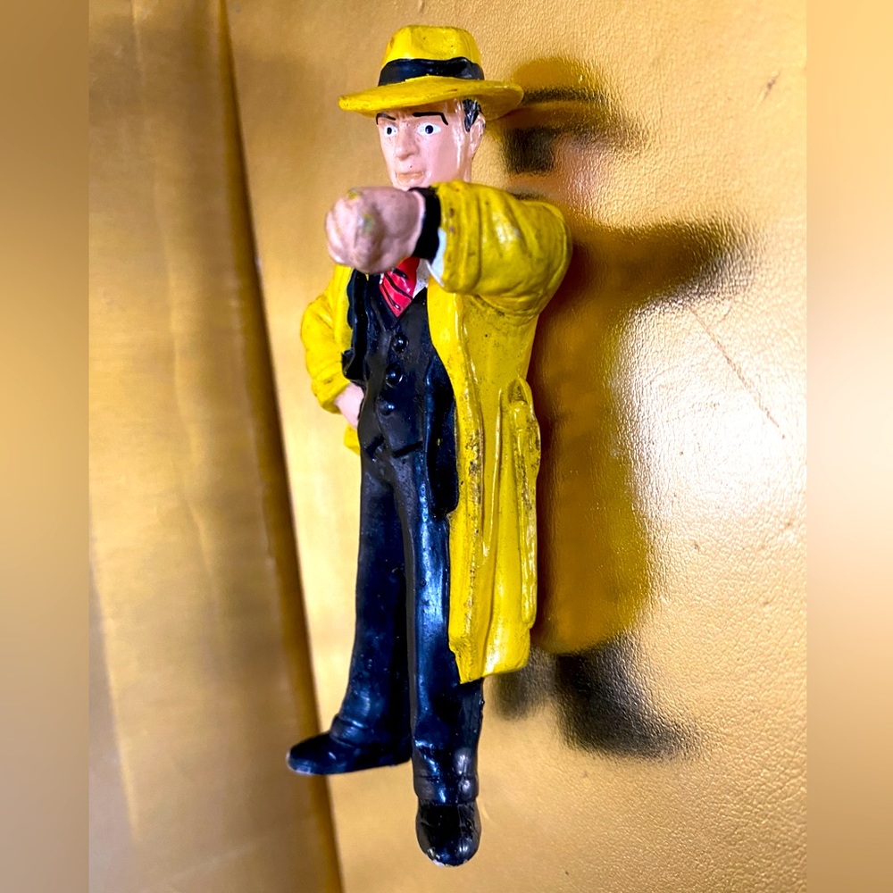DICK TRACY VINTAGE COLLECTIBLE 1998 METAL TOTE LUNCHBOX & 199O APPLAUSE FIGURE - Picture 2 of 15